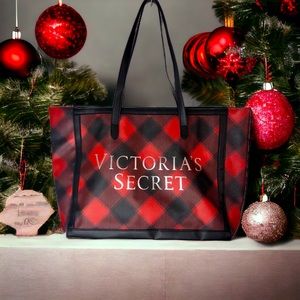 Victoria’s Secret 2021 holiday red & black plaid large vinyl tote bag - like new